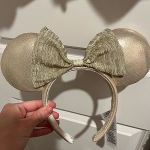 Disney Minnie Almond Pearl ears